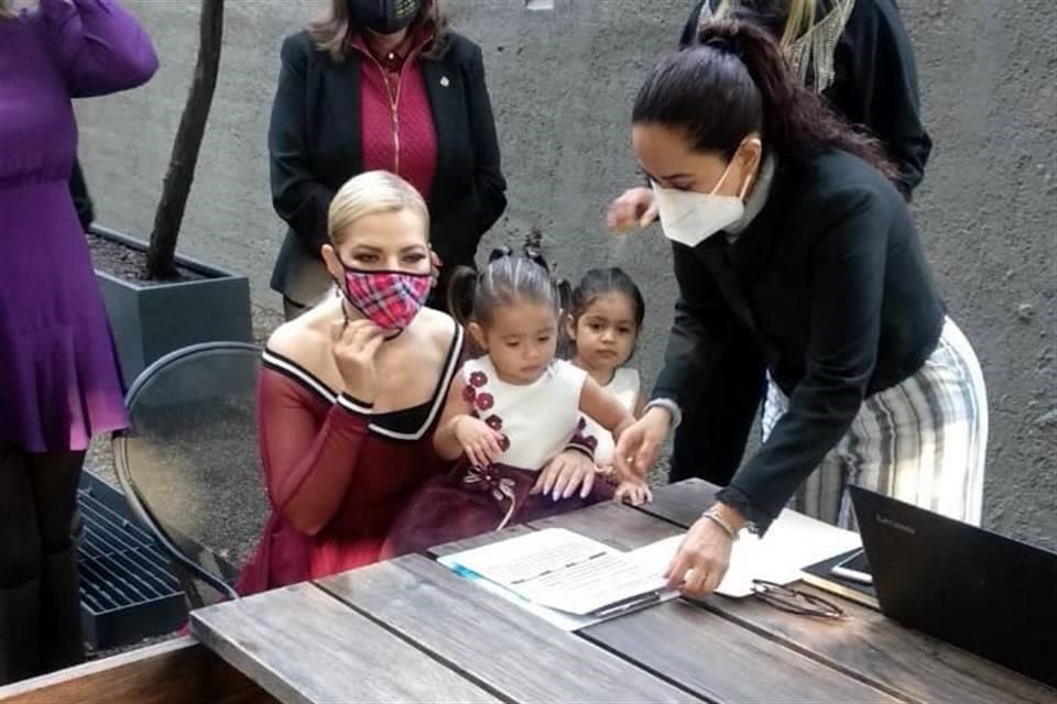 Registro de Claudia Delgadillo.