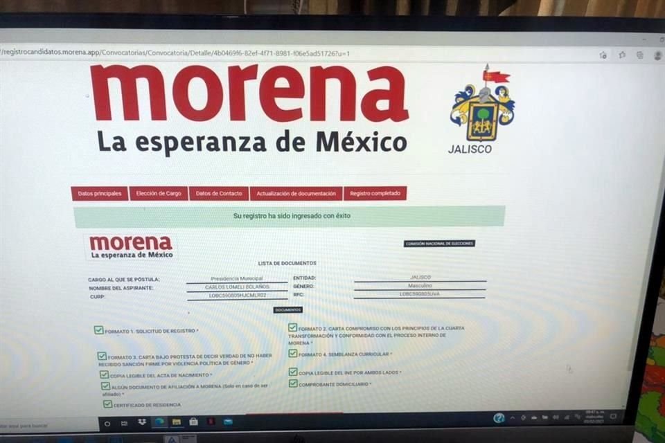 Los morenistas realizaron su registro en línea.