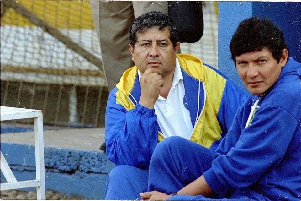 En la época de los años 90 dirigió a Tigres.