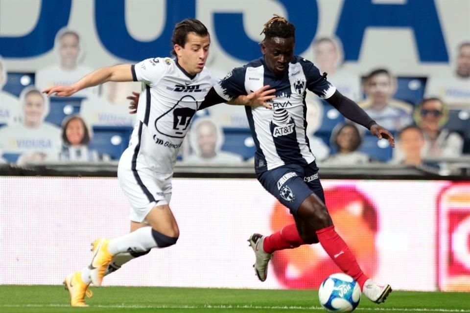 Aké Loba se mostró satisfecho por el resultado y su gol.