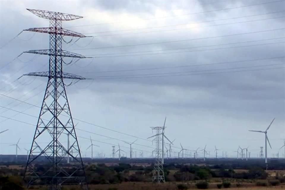 El Mandatario habló sobre la oposición a la iniciativa que envió a la Cámara de Diputados para modificar la Ley de Industria Eléctrica.