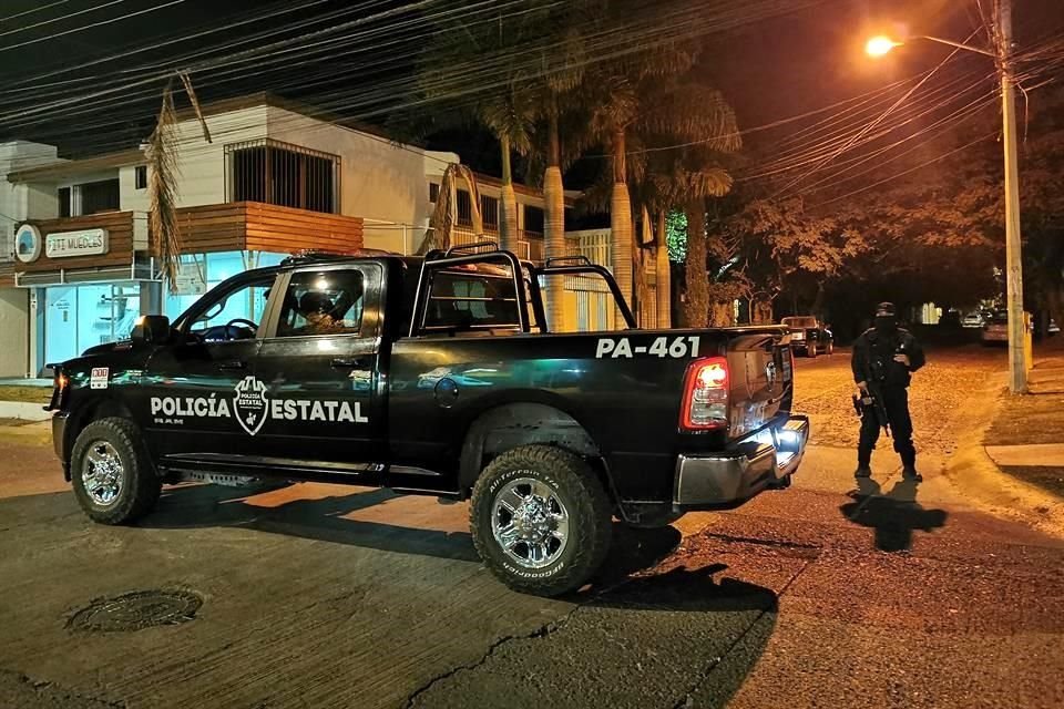 Al menos cuatro calles fueron bloqueados por patrulleros de la Secretaría de Seguridad del Estado, varios de los cuales se apostaron sobre Sanzio.