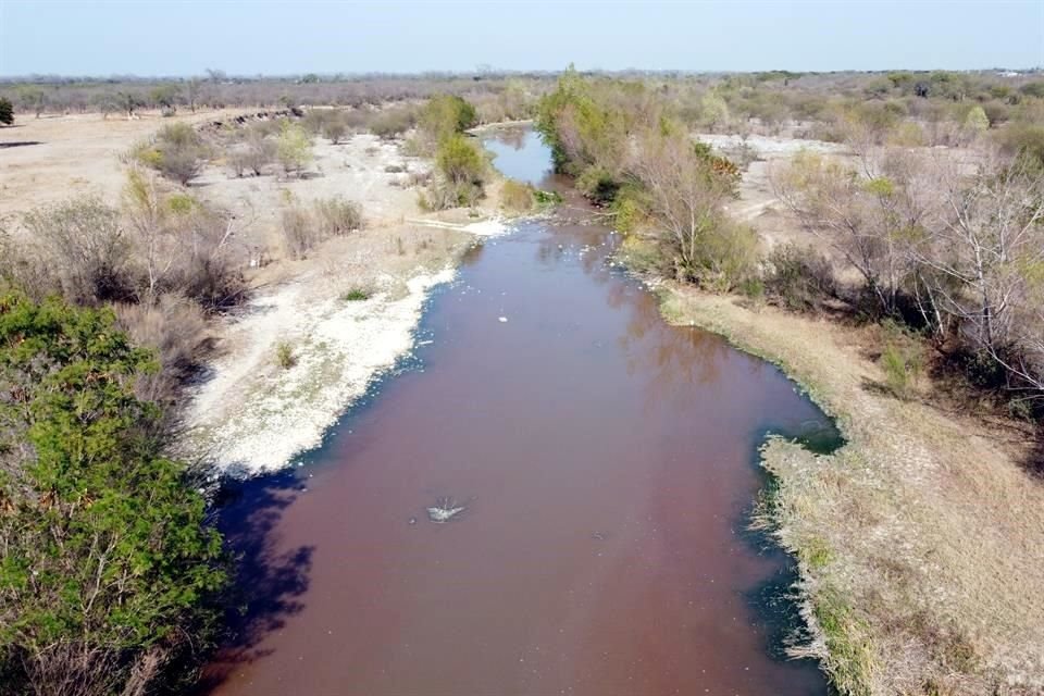 La contaminación es evidente en el agua del Río Pablillo, que es el principal abastecedor de la Presa Cerro Prieto.