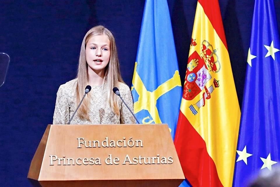 Los Reyes de España pagarán más de 92 mil dólares para el bachillerato de la Princesa de Borbón.