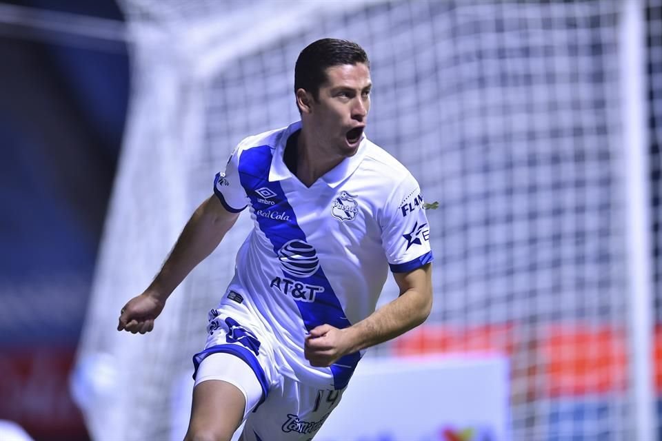 Ormeño se destapó con tres goles en el triunfo poblano.