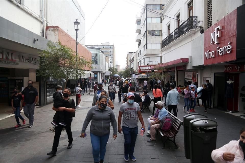 Los negocios volverán a operar con normalidad, pero deberán continuar las medidas sanitarias para prevenir contagios, como el uso de cubrebocas.