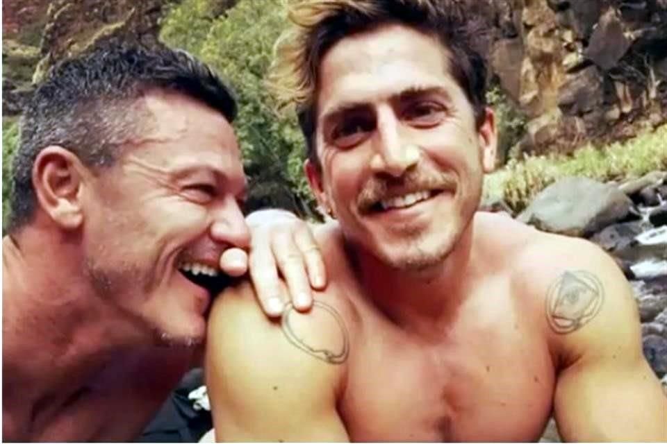 El actor Luke Evans (izq.) recientemente terminó su relación de más de un año con el director artístico Rafael Olarra, con quien compartió imágenes en redes sociales, las cuales después eliminó.