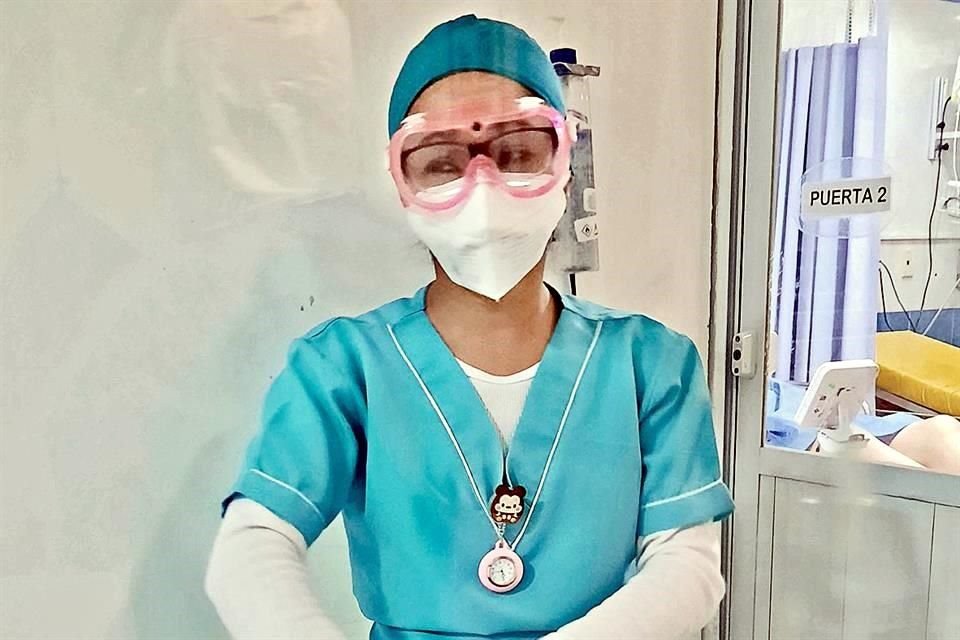 Médicos usan fotografías para narrar lo que pasa al interior de los hospitales durante la pandemia y buscan un impacto en redes sociales.