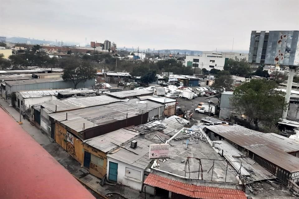 Sobre algunos techos se observó hielo, en el Paseo de los Leones.