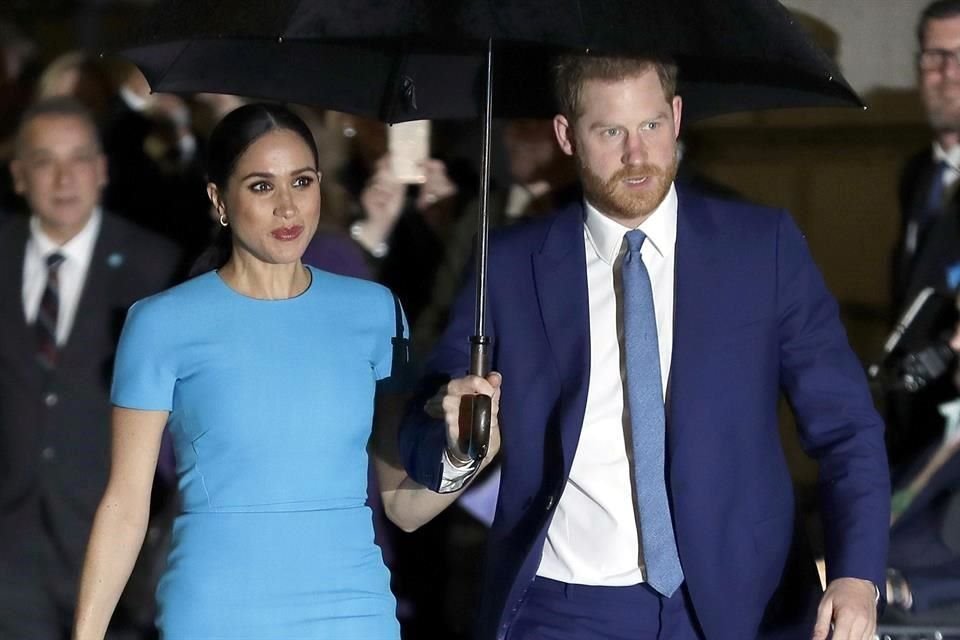 La cadena CBS convenció al Príncipe Enrique y a Meghan Markle de ofrecer una entrevista a la presentadora Oprah Winfrey, que se emitirá en marzo.