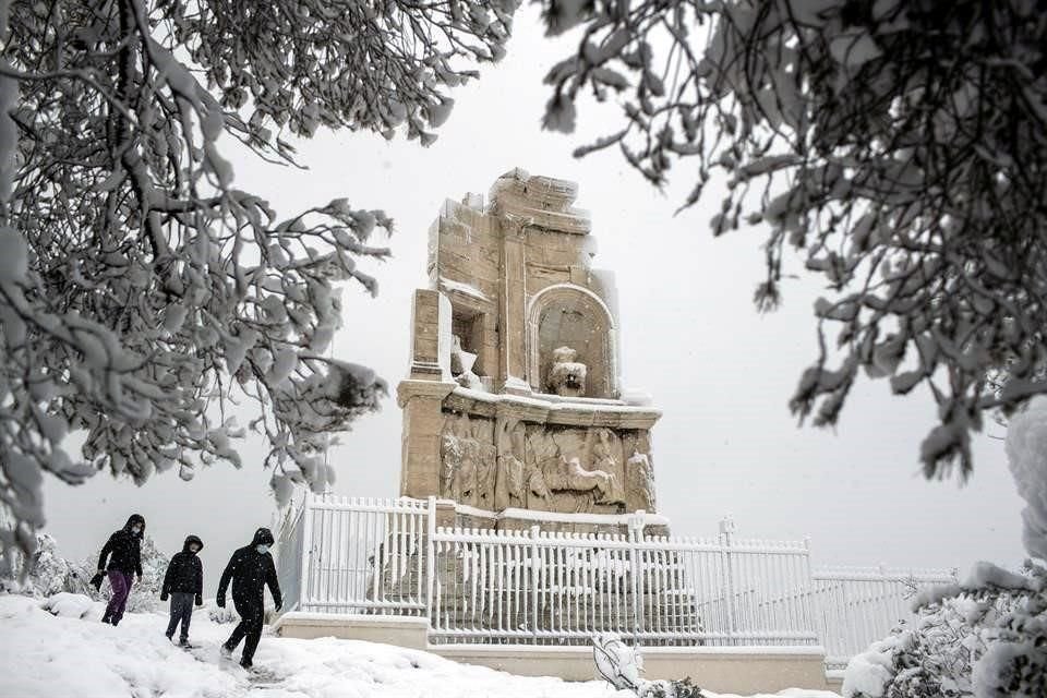 Monumento de Filopapos en Atenas, este martes.