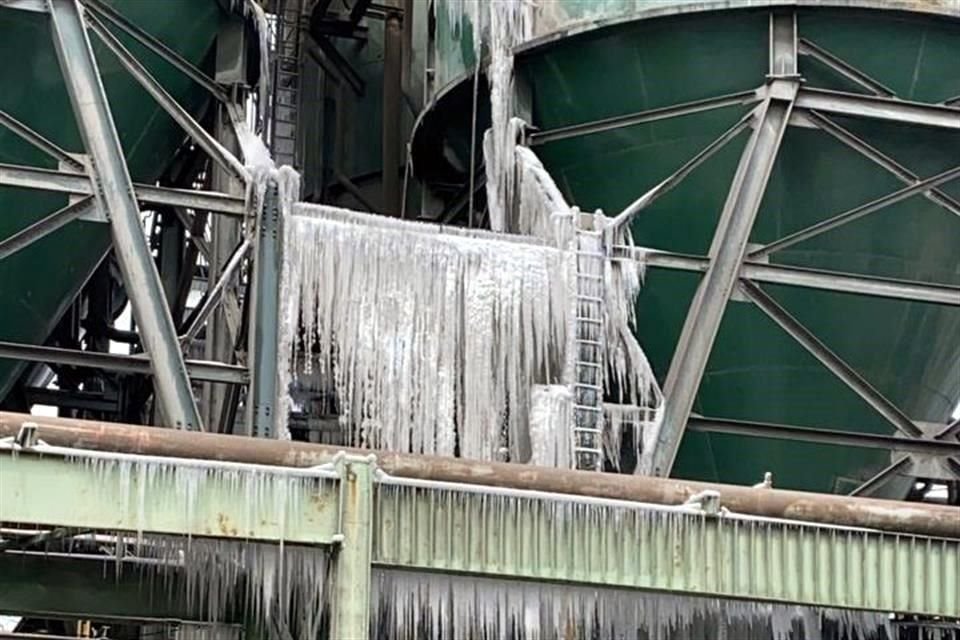 Carboeléctrica congelada.