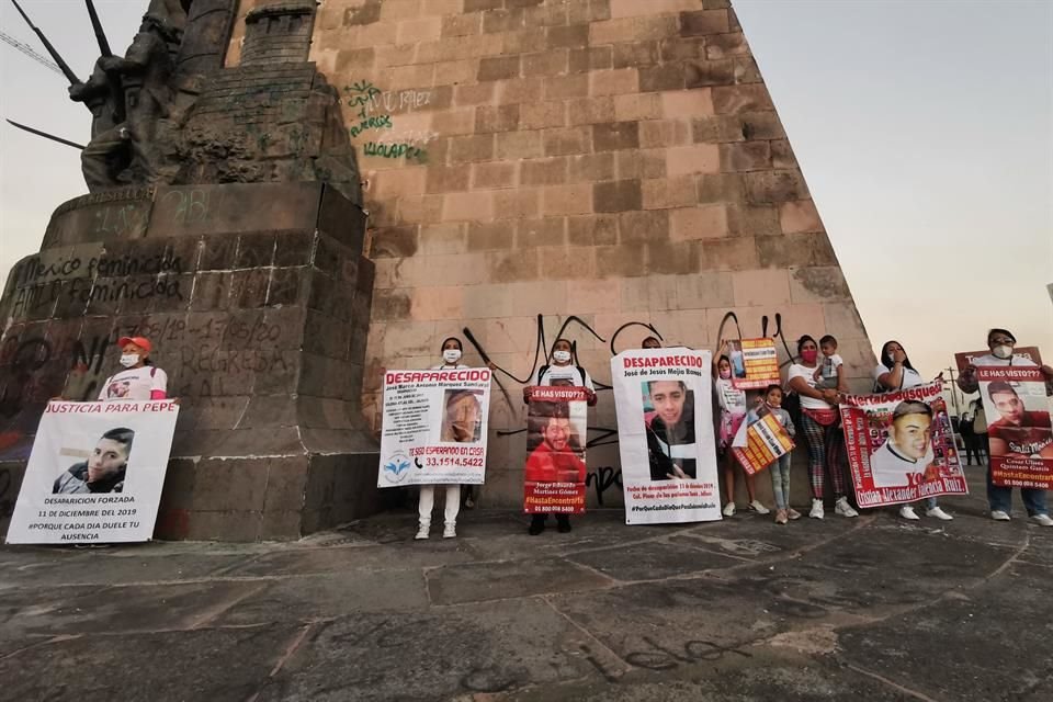 Con el hashtag #LeyDesapariciónJalisco, familias de víctimas de desaparición piden al Congreso del Estado que se apruebe ya dicha Ley.