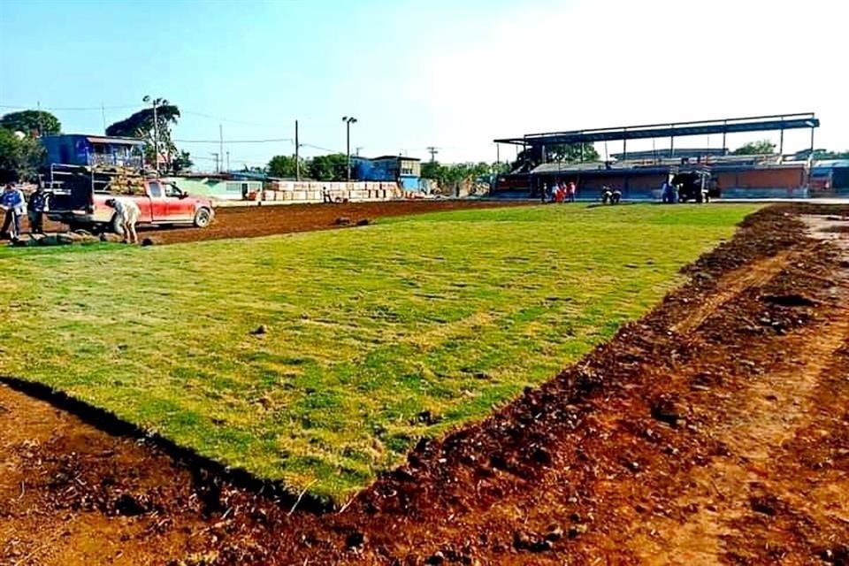 El estadio de beisbol de Tepetitán, pueblo donde nació el Presidente López Obrador, costará 10 millones de pesos.