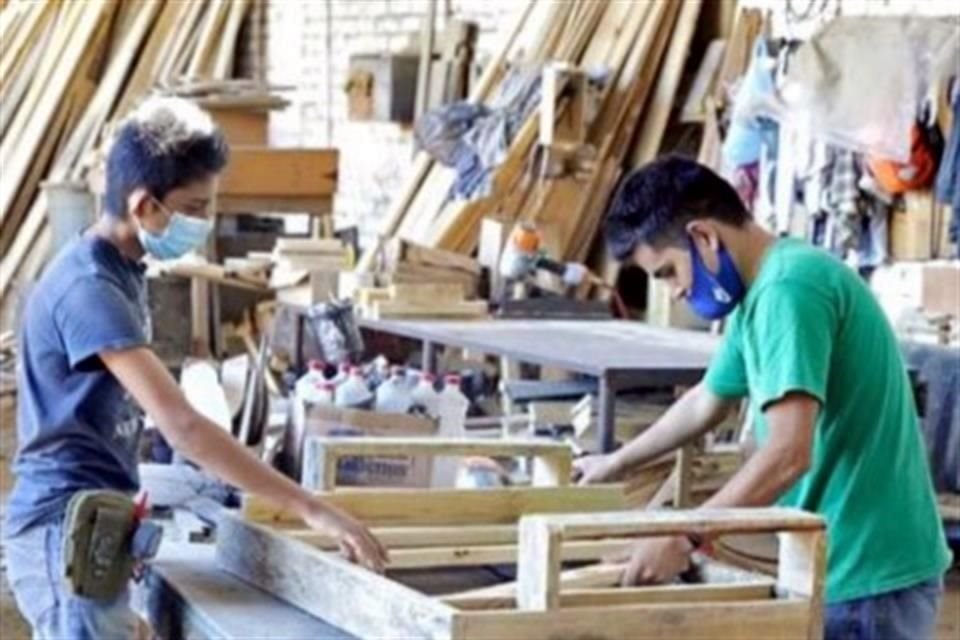 Jóvenes Construyendo el Futuro da ocupación a seis de cada 10 becarios.