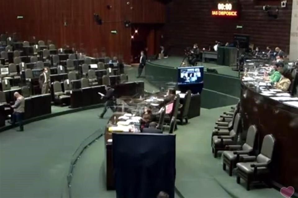 Con 289 votos a favor, 152 en contra y una abstención, la Cámara de Diputados aprobó en lo particular la reforma a la industria eléctrica.