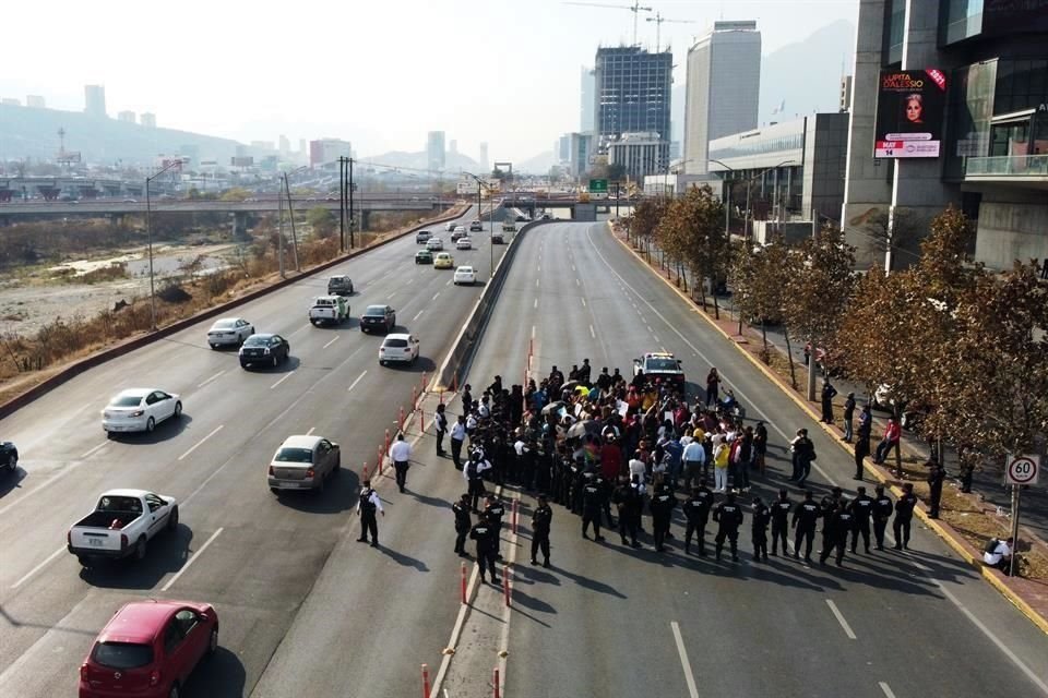 Sin embargo, a las 16:00 horas los manifestantes se retiraron.