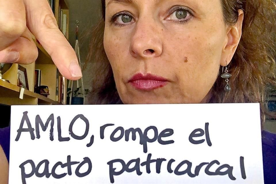 Como muchas mujeres y hombres, Anel Pérez, académica de la UNAM, expuso su cartel en Twitter.