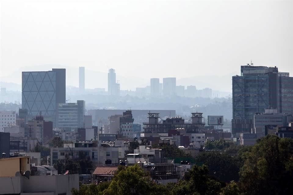 La temporada de calor va de marzo a junio y es cuando suelen dispararse los días con altos niveles de ozono.