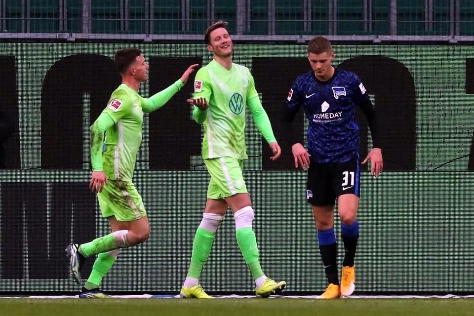 Wolfsburg no falló y sigue en la pelea por el título.