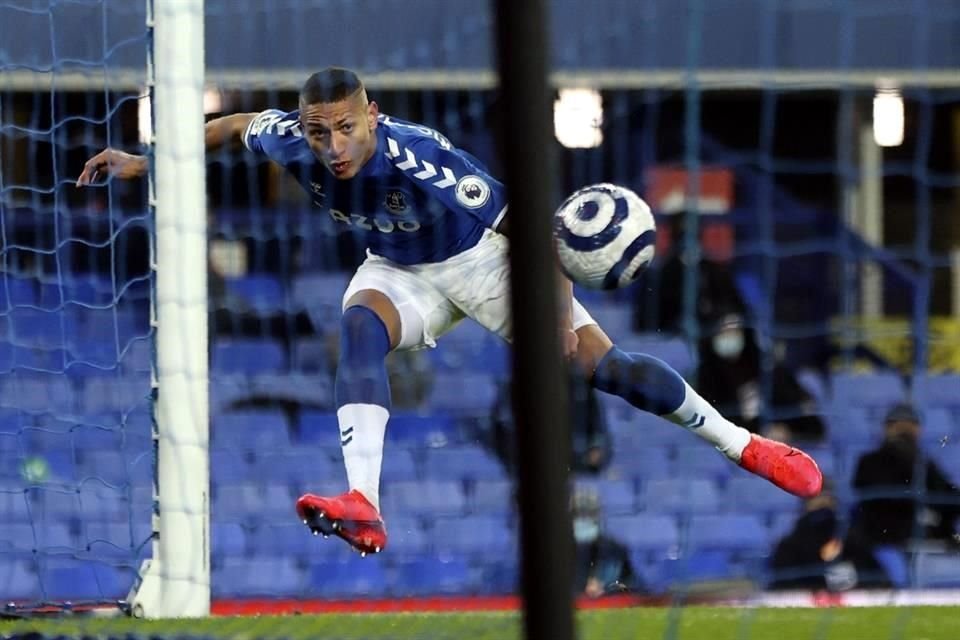 Everton sueña con puestos europeos.