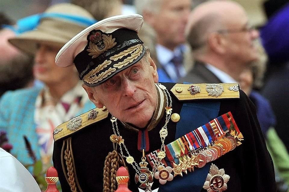 El Palacio de Buckingham indicó que el Príncipe permanecerá varios días en el hospital.