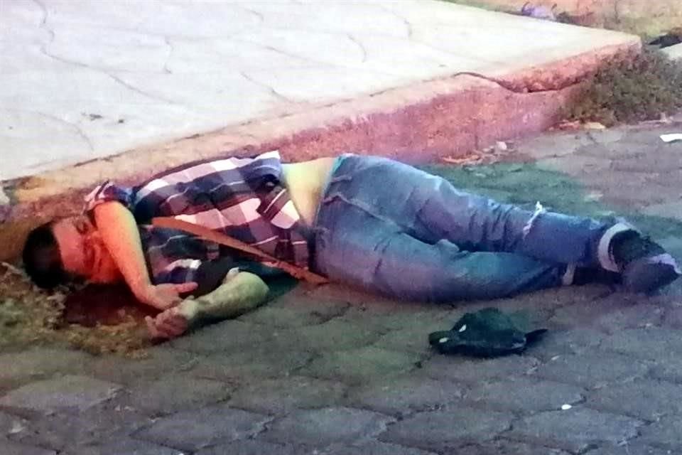El joven asesinado tenía aproximadamente 25 años de edad.