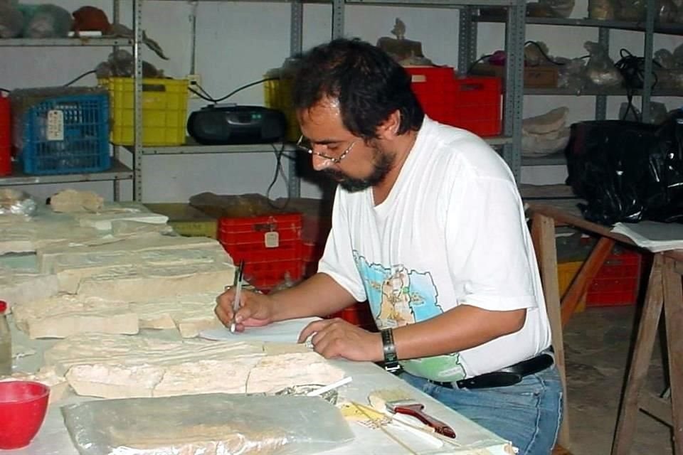 Bernal era una de las mayores autoridades de su campo, investigador del Centro de Estudios Mayas y del Instituto de Investigaciones Filológicas de la UNAM.
