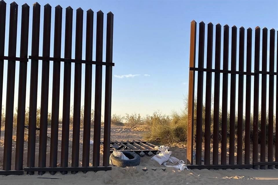 Esta semana se informó también de un aumento de cruces en auto a través de brechas en el muro fronterizo.