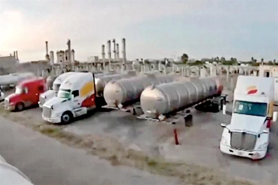 El crimen intensificó operación en aduanas fronterizas y puertos marinos, en colusión con funcionarios, para introducir combustible ilegal.