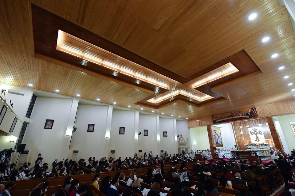 A pesar de la pandemia de Covid-19, la Iglesia estaba repleta de creyentes.