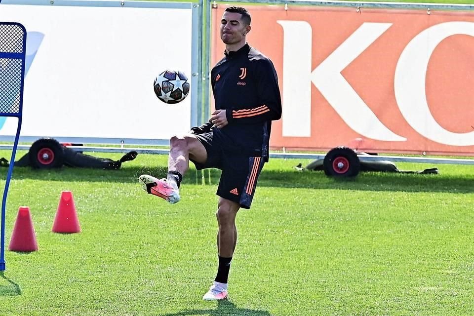 La Juventus sostuvo hoy su último entrenamiento antes de enfrentar mañana al Porto.
