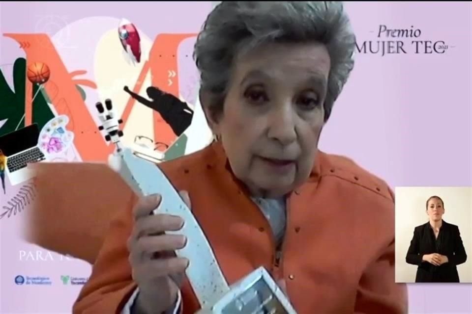 María Esperanza Burés Ramírez ganó el Premio Especial Pionera.