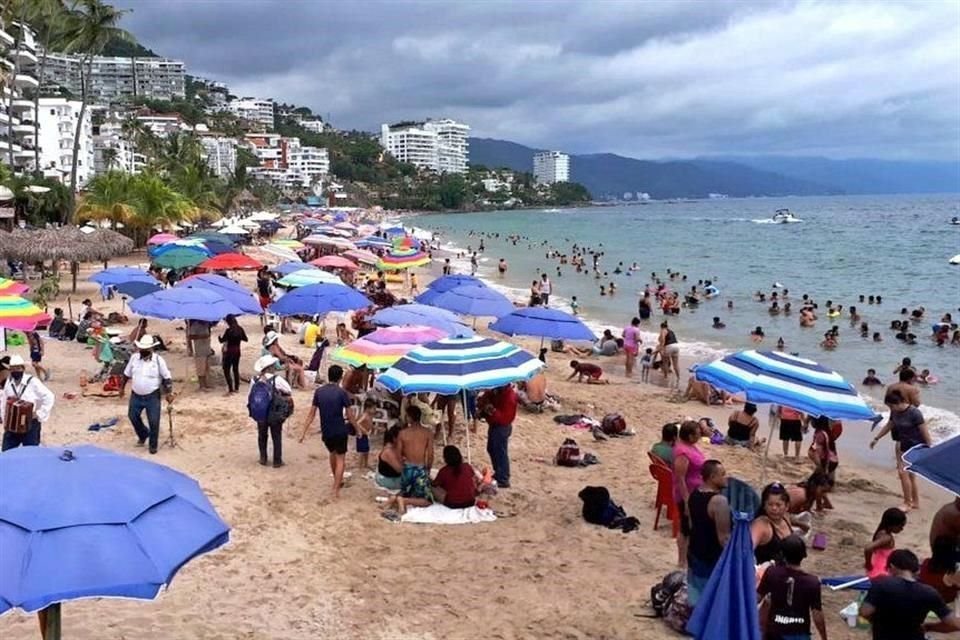 El primer pico de la pandemia en Jalisco fue hace un año, justo después de las vacaciones de Semana Santa y Pascua.