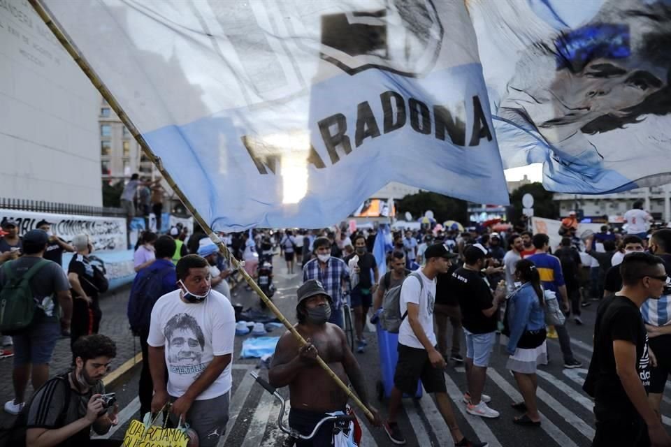 La marcha fue convocada por las redes sociales y llegó al centro de Buenos Aires.