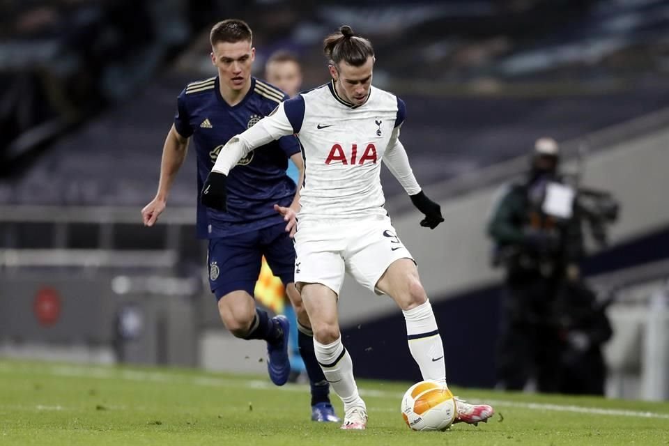 Gareth Bale entró de cambio, pero desperdició una clara al final del partido.