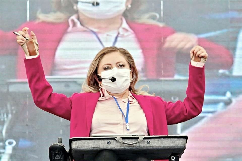 En Zacatecas, Claudia Anaya, registrada como candidata del PRI-PAN-PRD a la Gubernatura, asegura que no buscará protección personal para transitar en la entidad disputada por 6 cárteles.