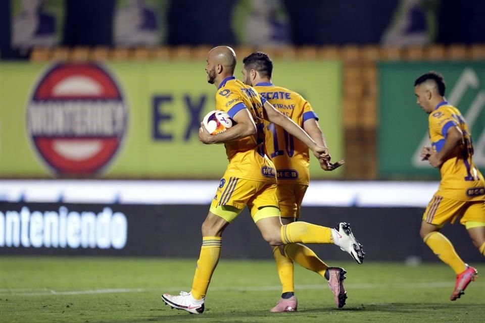 Quién sí acertó fue González, al minuto 75, con un gran cabezazo dentro del área.