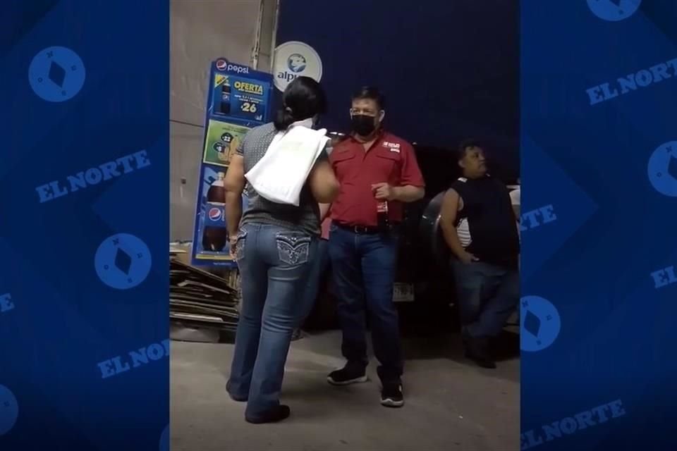 Una ciudadana encaró al ex Alcalde priista echándole en cara que no trabajó en sus anteriores administraciones.