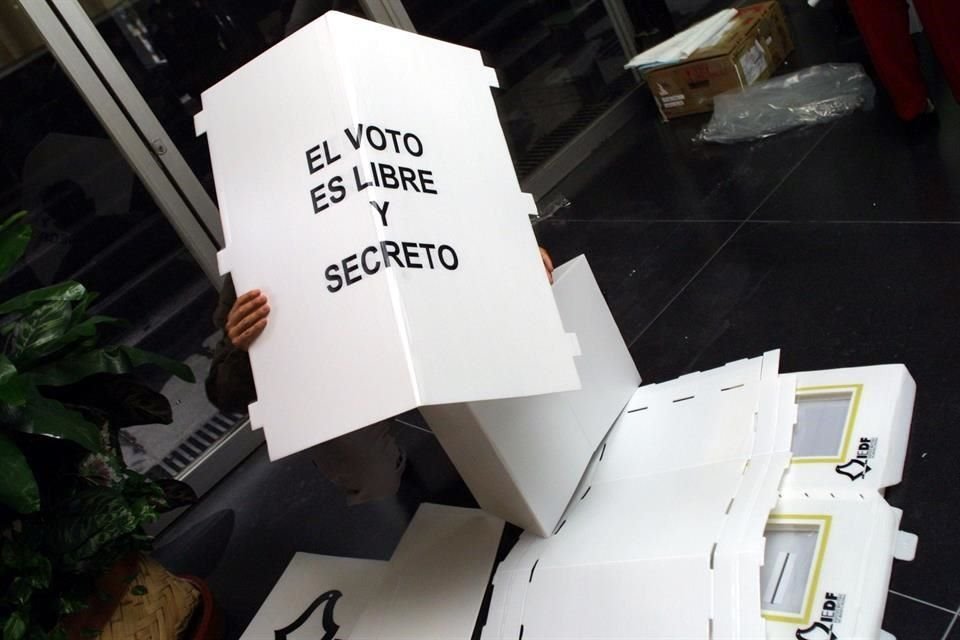 El registro de candidatos a diputados locales por la vía de mayoría relativa y representación proporcional, concluyó este domingo.