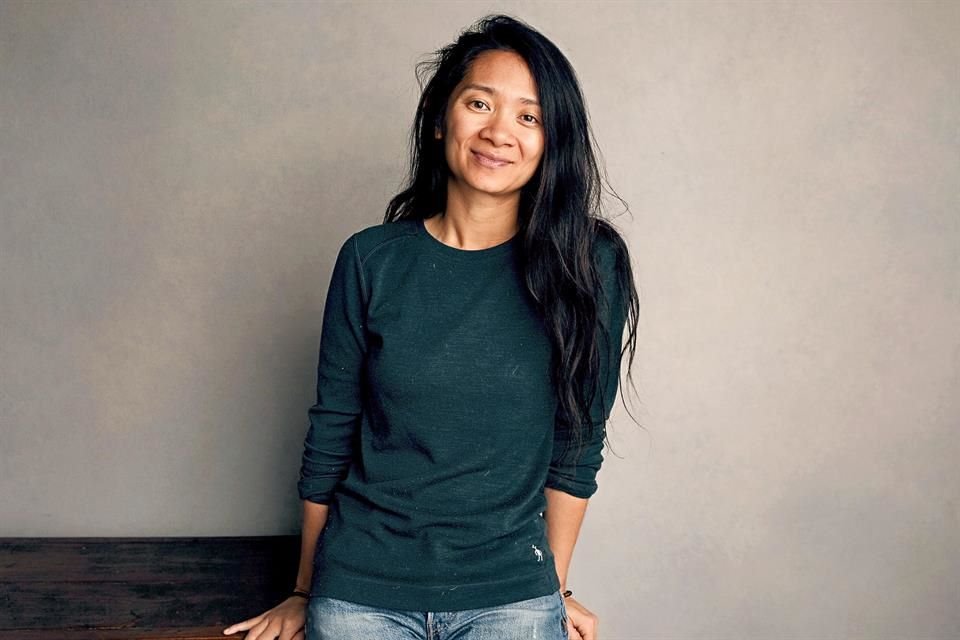 Chloé Zhao ha marcado historia en las recientes premiaciones por 'Nomadland'; en los Óscar contendrá a cuatro categorías.