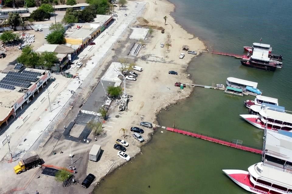 La obra muestra un avance en lo que serán las bases del malecón en la Presa La Boca, en Santiago.