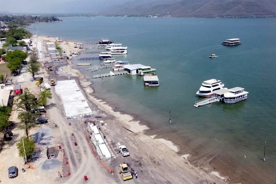 La obra muestra un avance en lo que serán las bases del malecón en la Presa La Boca, en Santiago.