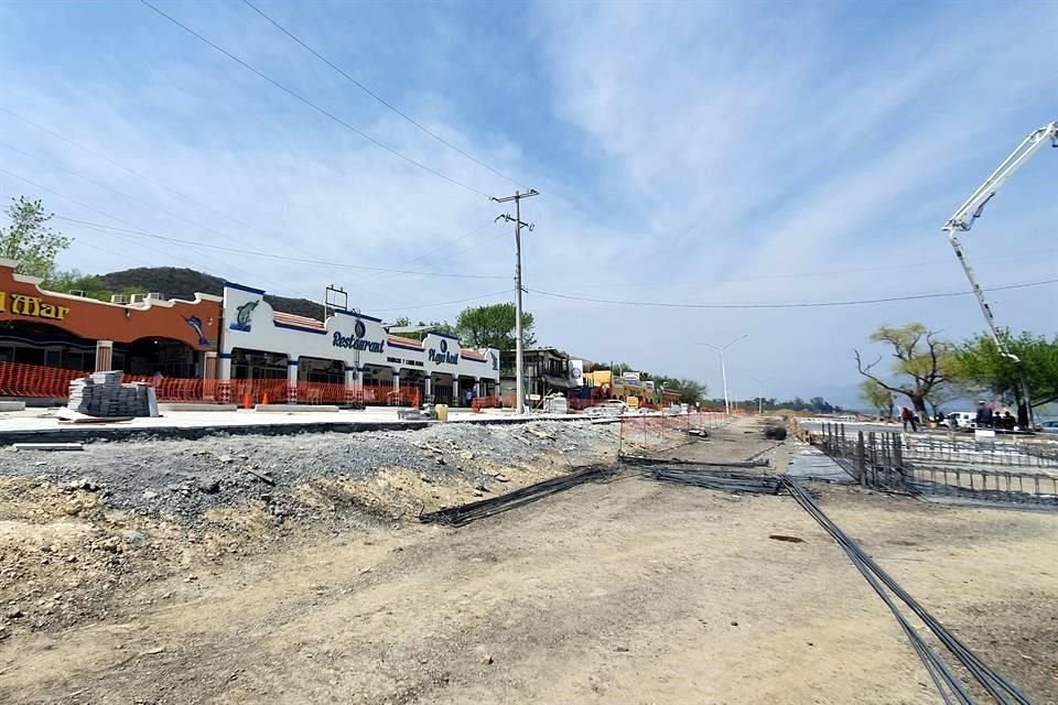 La obra muestra un avance en lo que serán las bases del malecón en la Presa La Boca, en Santiago.