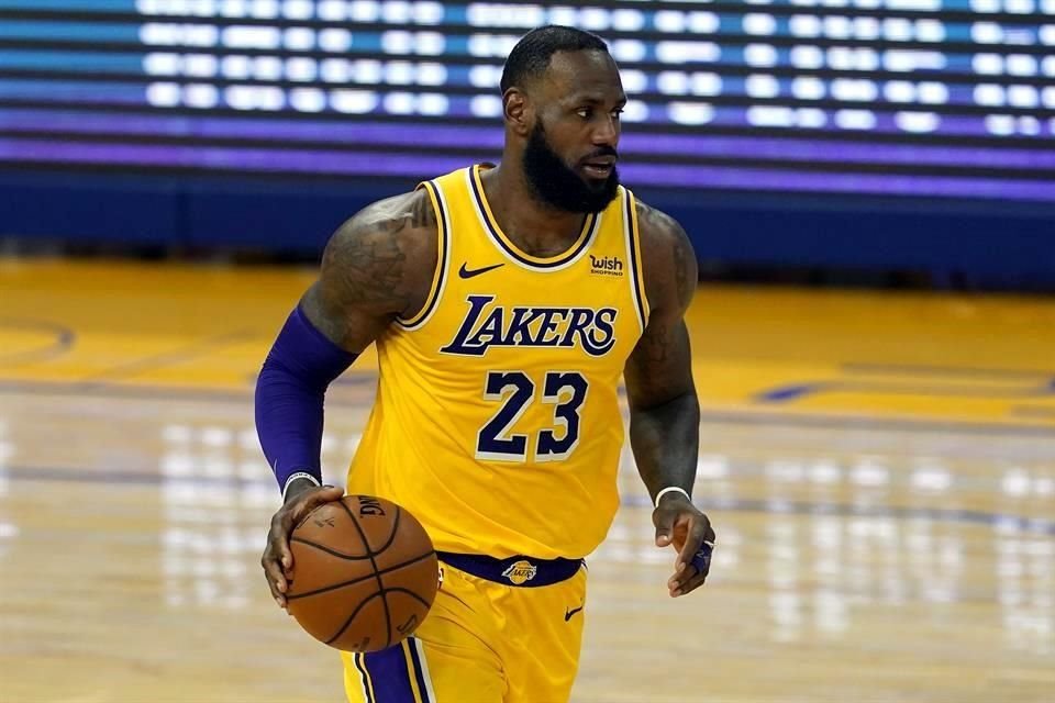 LeBron James está invirtiendo en las Grandes Ligas.