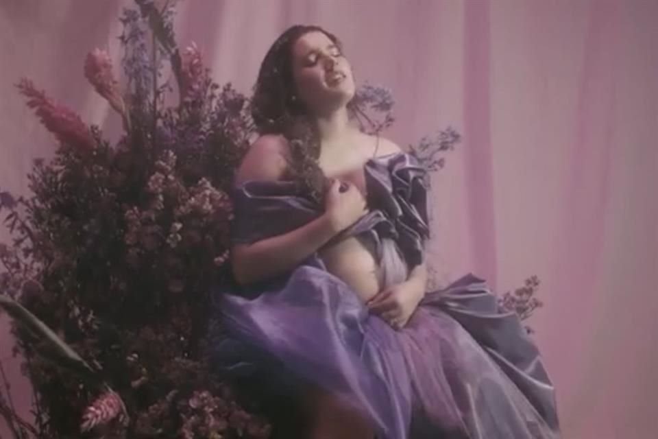 Camila Fernández le dedicó el video de la canción 'Mi Luz' a su bebé, a quien recibió el pasado 14 de marzo.