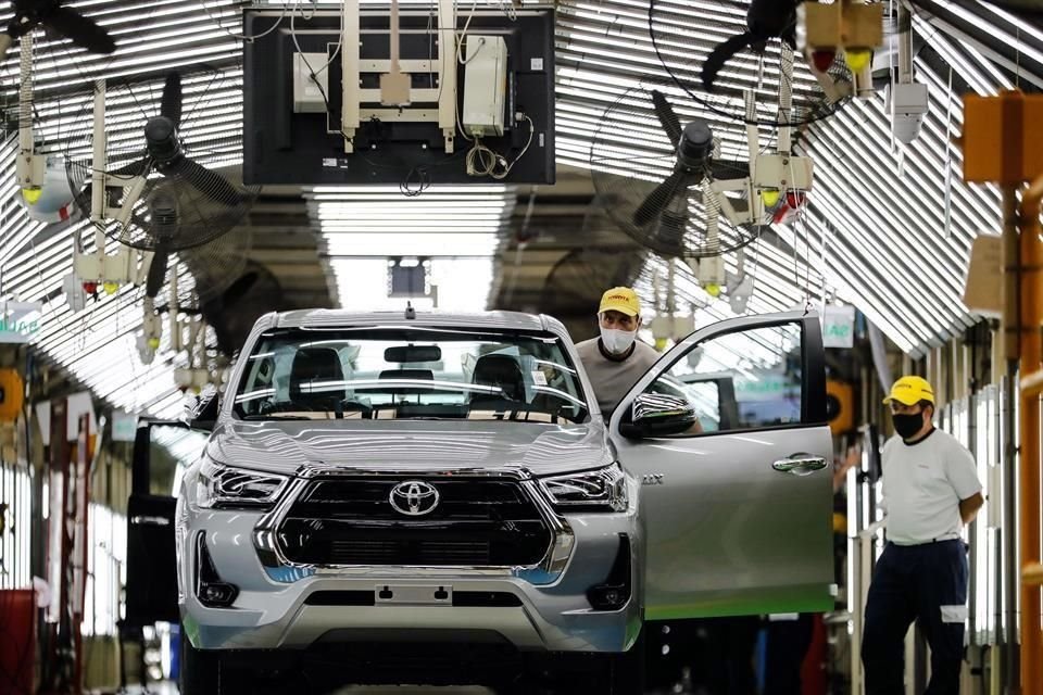 La empresa invirtió el año pasado 328 millones de dólares en su planta de Guanajuato para adaptar sus procesos de producción para el nuevo modelo híbrido de su pick up Tacoma.