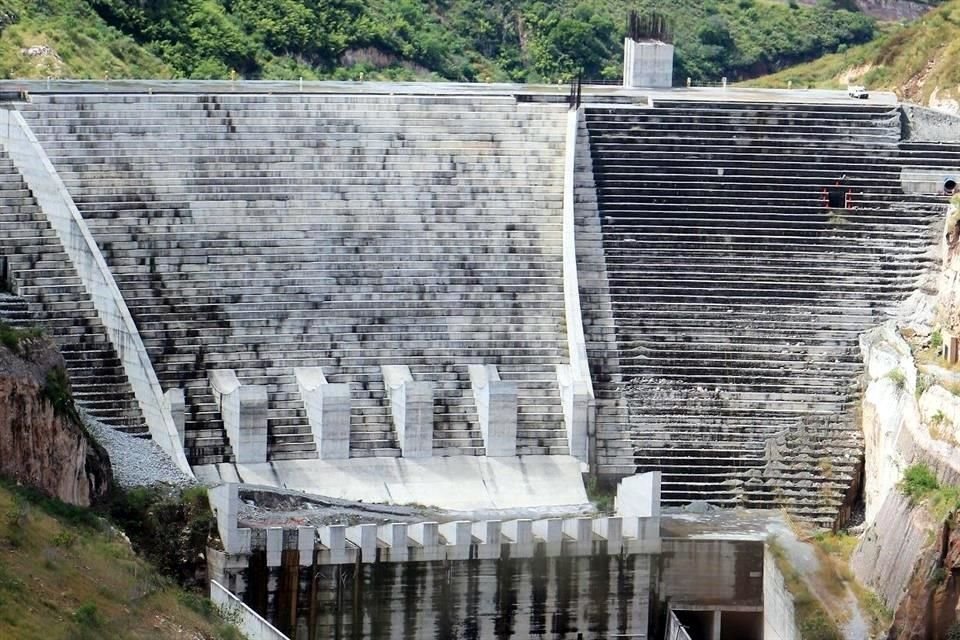 Los activistas denunciaron la reactivación de obras, pese a las suspensiones judiciales que pesan sobre el proyecto.