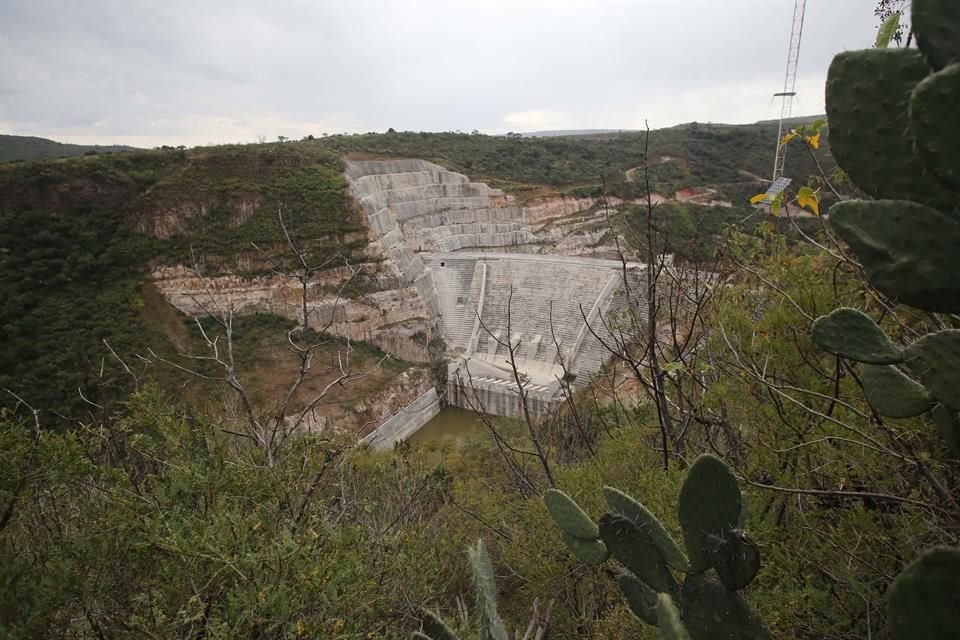 En días pasados, el Gobernador del Estado, @EnriqueAlfaroR, consideró importante terminar El Zapotillo para garantizar el abasto de agua.