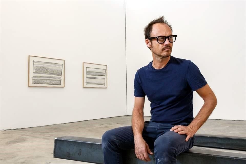 El artista Francisco Ugarte decidió volver a lo básico, a las líneas y al dibujo, en la exposicion 'Muy Tarde para Volver'.